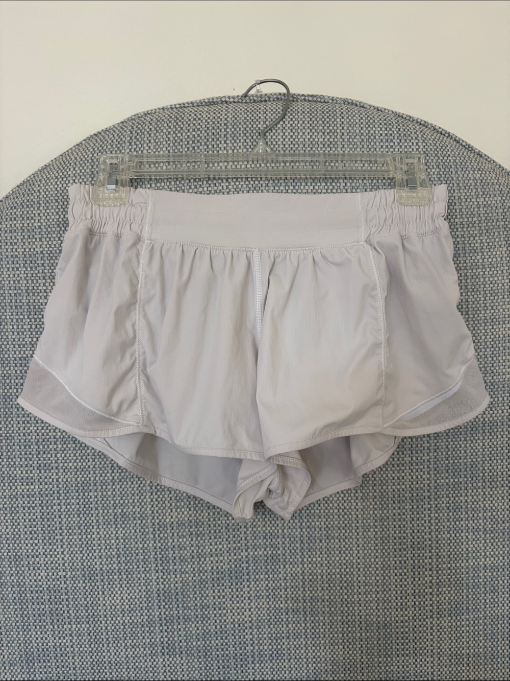 Lululemon Hotty Hot Short II *2.5" - size 8